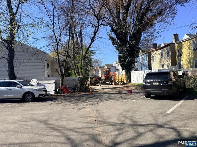 318 White Street, Orange, NJ 07050