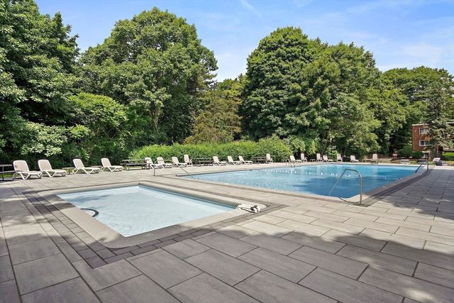 79 Lionel Ave F, Waltham, MA 02452