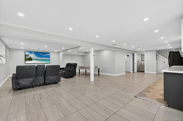 121 Marietta Avenue, Hawthorne, NY 10532