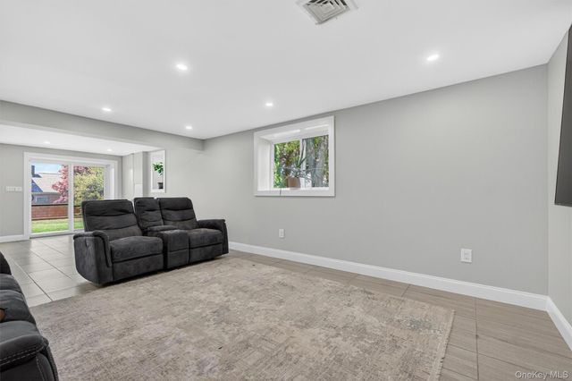 121 Marietta Avenue, Hawthorne, NY 10532