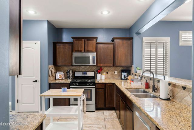 856 Blue Park Avenue, Sunland Park, NM 88008