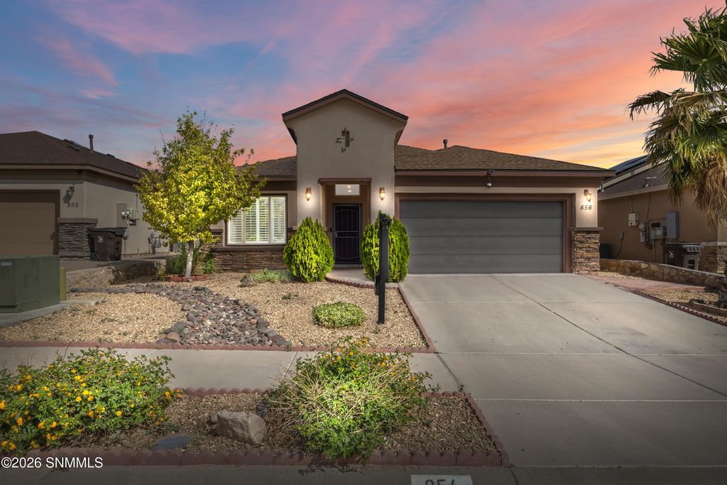 856 Blue Park Avenue, Sunland Park, NM 88008