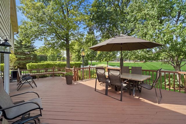 1410 E Eton Drive, Arlington Heights, IL 60004