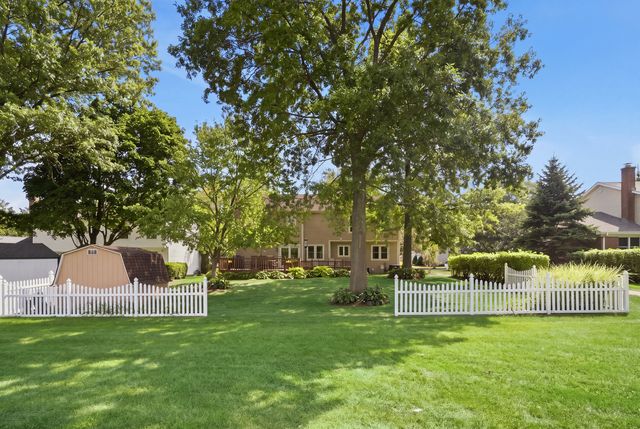 1410 E Eton Drive, Arlington Heights, IL 60004