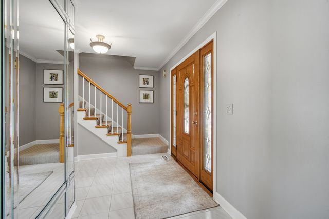 1410 E Eton Drive, Arlington Heights, IL 60004