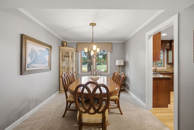 1410 E Eton Drive, Arlington Heights, IL 60004