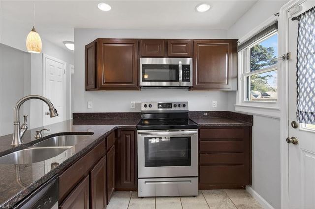 83 Wyoming AVE, Portsmouth, VA 23701