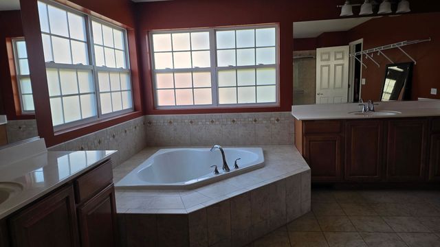 101 N Spruce Avenue, Wood Dale, IL 60191
