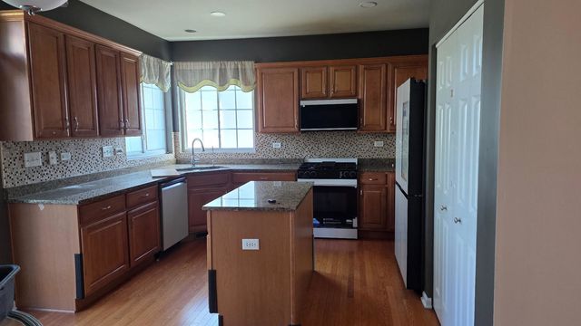101 N Spruce Avenue, Wood Dale, IL 60191