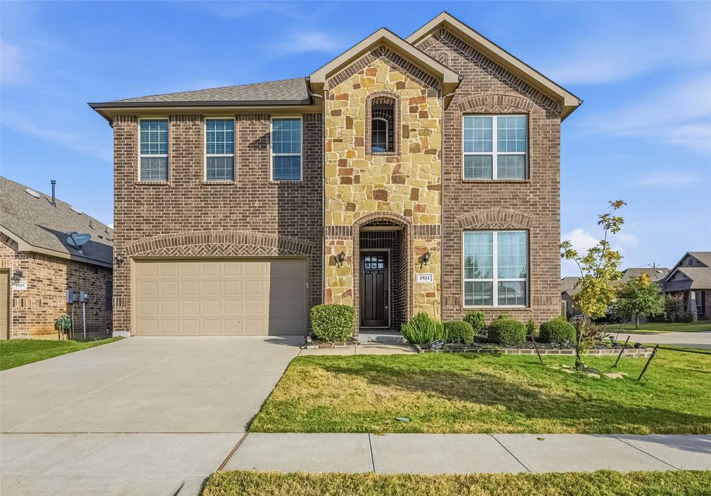 1933 Steppe Trail Drive, Aubrey, TX 76227 — exterior