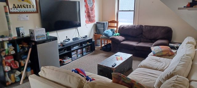 64 Fruit St, Worcester, MA 01609