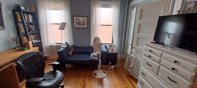 64 Fruit St, Worcester, MA 01609