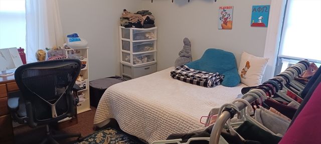 64 Fruit St, Worcester, MA 01609