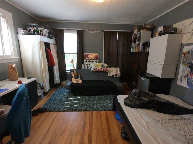64 Fruit St, Worcester, MA 01609