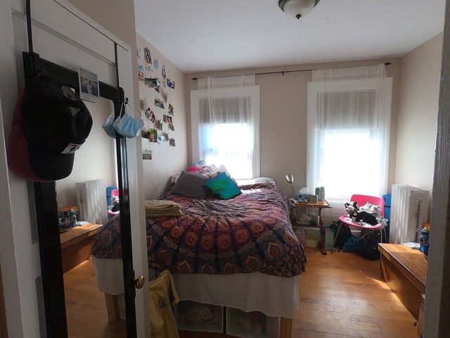 64 Fruit St, Worcester, MA 01609