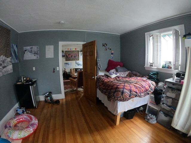 64 Fruit St, Worcester, MA 01609