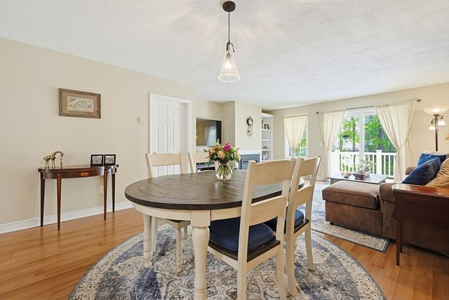 204 Laurelwood Dr 204, Hopedale, MA 01747