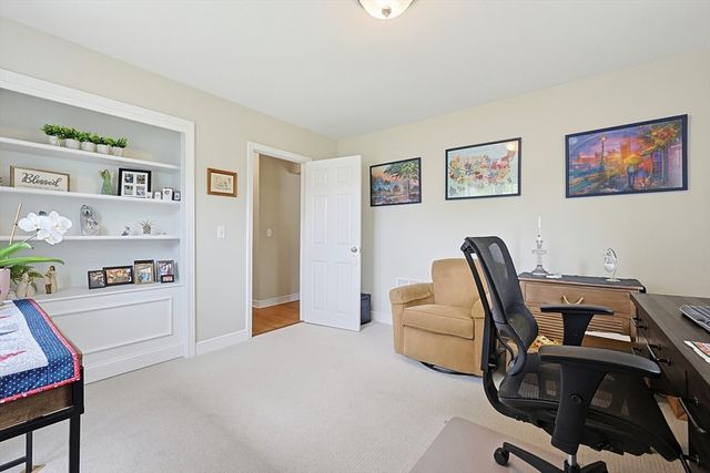 204 Laurelwood Dr 204, Hopedale, MA 01747