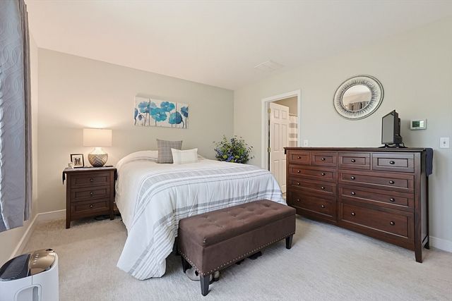 204 Laurelwood Dr 204, Hopedale, MA 01747