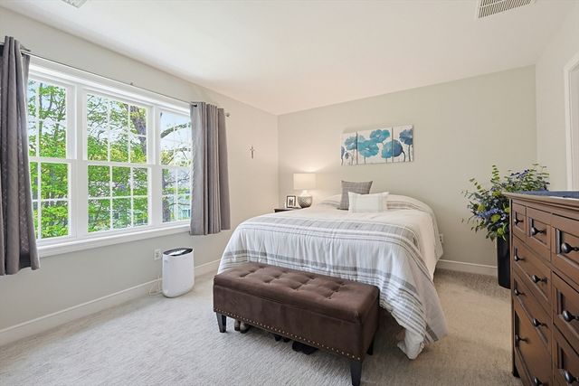 204 Laurelwood Dr 204, Hopedale, MA 01747