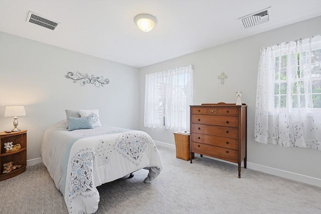 204 Laurelwood Dr 204, Hopedale, MA 01747