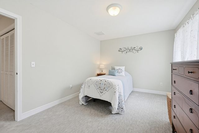 204 Laurelwood Dr 204, Hopedale, MA 01747