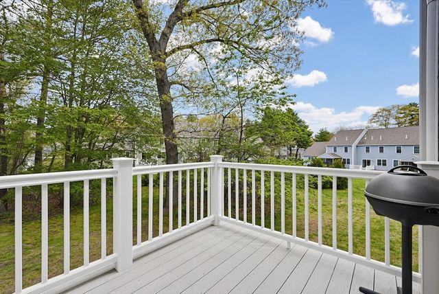 204 Laurelwood Dr 204, Hopedale, MA 01747
