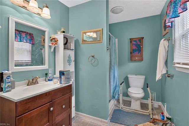 600 Milford LN, Suffolk, VA 23434