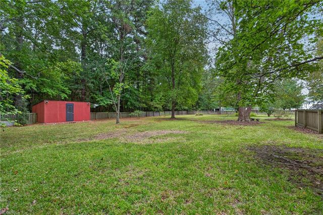 600 Milford LN, Suffolk, VA 23434