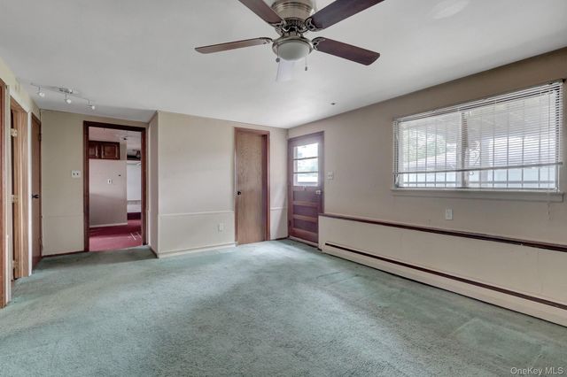 41 Fremont Street, Lindenhurst, NY 11757