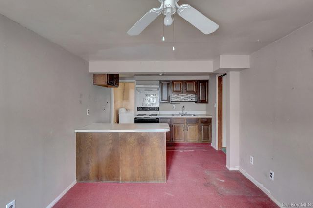 41 Fremont Street, Lindenhurst, NY 11757