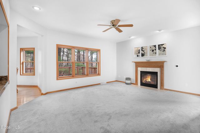 6 Sunrise Terrace, North Greenbush, NY 12198