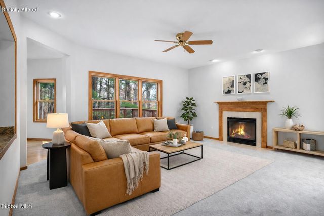 6 Sunrise Terrace, North Greenbush, NY 12198