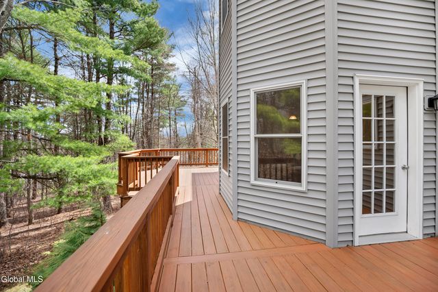 6 Sunrise Terrace, North Greenbush, NY 12198