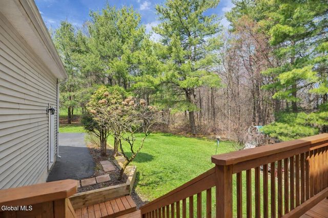 6 Sunrise Terrace, North Greenbush, NY 12198