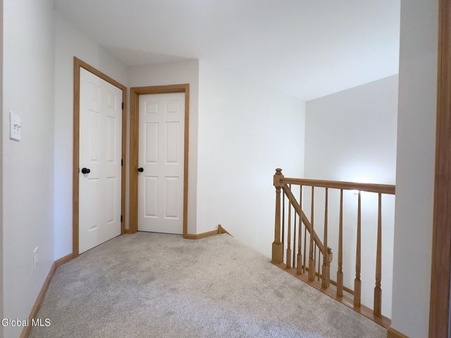 6 Sunrise Terrace, North Greenbush, NY 12198