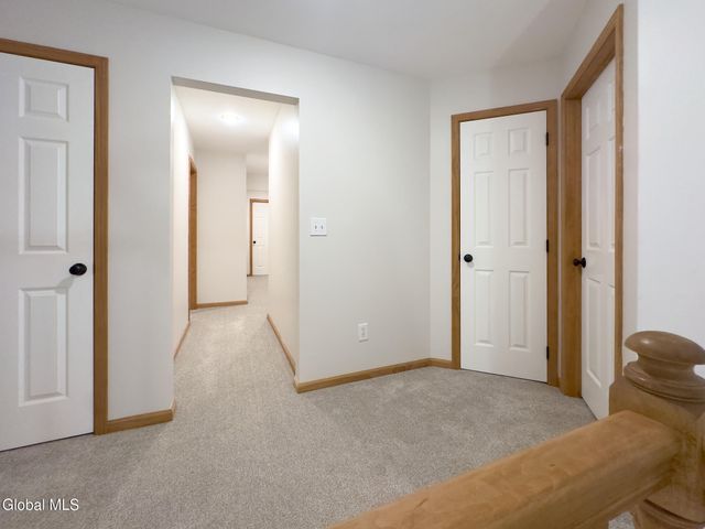 6 Sunrise Terrace, North Greenbush, NY 12198