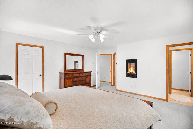 6 Sunrise Terrace, North Greenbush, NY 12198