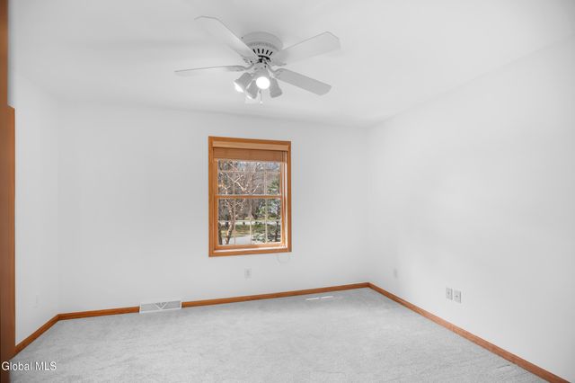 6 Sunrise Terrace, North Greenbush, NY 12198