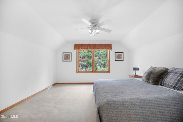6 Sunrise Terrace, North Greenbush, NY 12198