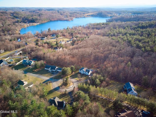 6 Sunrise Terrace, North Greenbush, NY 12198