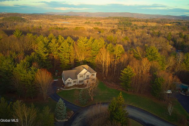 6 Sunrise Terrace, North Greenbush, NY 12198