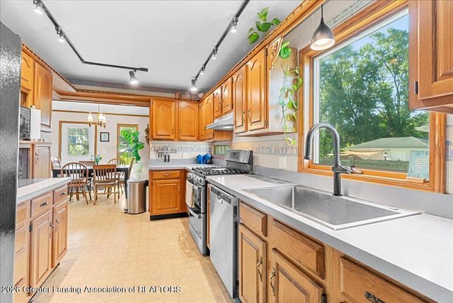 3437 Schlee Street, Lansing, MI 48910