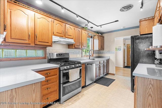 3437 Schlee Street, Lansing, MI 48910