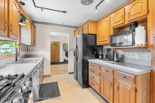3437 Schlee Street, Lansing, MI 48910