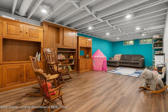 3437 Schlee Street, Lansing, MI 48910