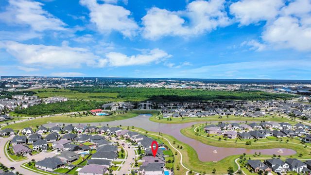 603 Beachman Shore Lane, La Porte, TX 77571