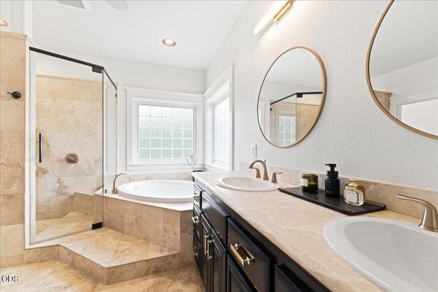 1013 Roxy Ann Road, Medford, OR 97504