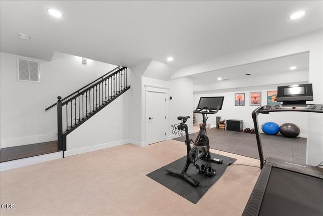 1013 Roxy Ann Road, Medford, OR 97504