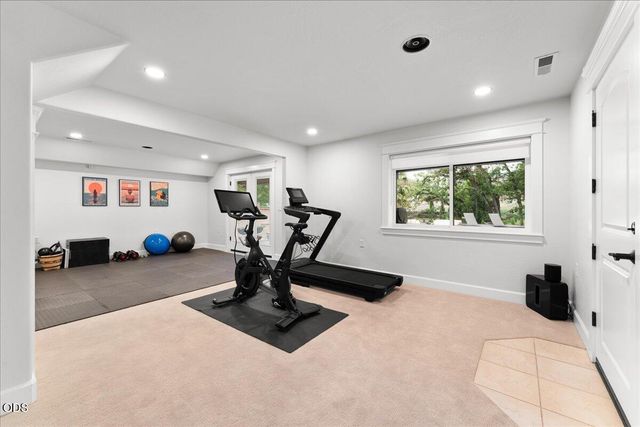 1013 Roxy Ann Road, Medford, OR 97504
